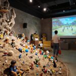 이상훈 토이뮤지엄 내부 전경, 장난감과 피규어로 가득 찬 모습