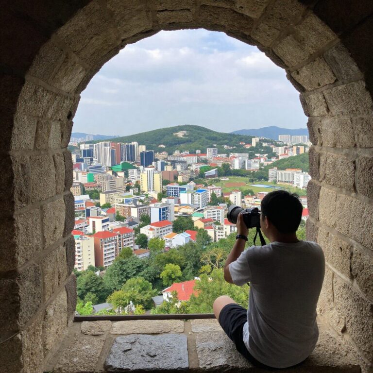 베오그라드 칼레메그단 성채에서 바라본 도시와 강 풍경