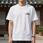 여름 필수 아이템인 디스커버리반팔티를 입고 다양한 스타일링을 한 모습