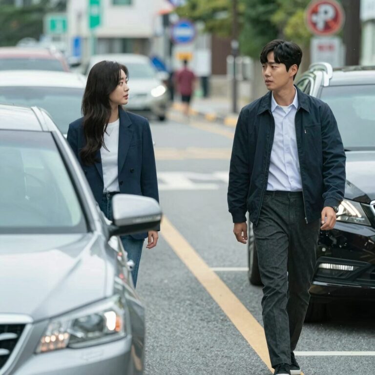 오늘도 매진했습니다 드라마에서 안효섭과 채원빈이 좁은 길에서 차를 몰고 마주보며 맞선 장면