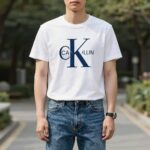 캘빈클라인 모노로고 반팔 티셔츠 화이트 데님 팬츠 코디