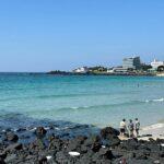 7월 제주도 가볼만한곳 10곳 여름휴가 추천 리스트 7월 제주도 협재해수욕장 에메랄드빛 바다와 비양도 전망