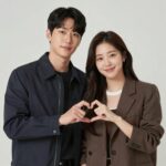 조은정과 소지섭이 촬영장에서 다정하게 포즈를 취한 사진