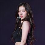 트리플에스 김채연 직캠 1300만 트리플에스 김채연 무대 위 직캠 영상 속 모습. 긴 생머리와 또렷한 이목구비, 건강미 넘치는 피지컬이 돋보인다.