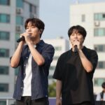 Mistrot 4U TOP7 and duet partner performance on stage with emotional expressions
