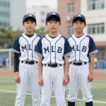 MLB키즈 남아래쉬가드 세트를 입고 있는 초등학생 남자아이 사진