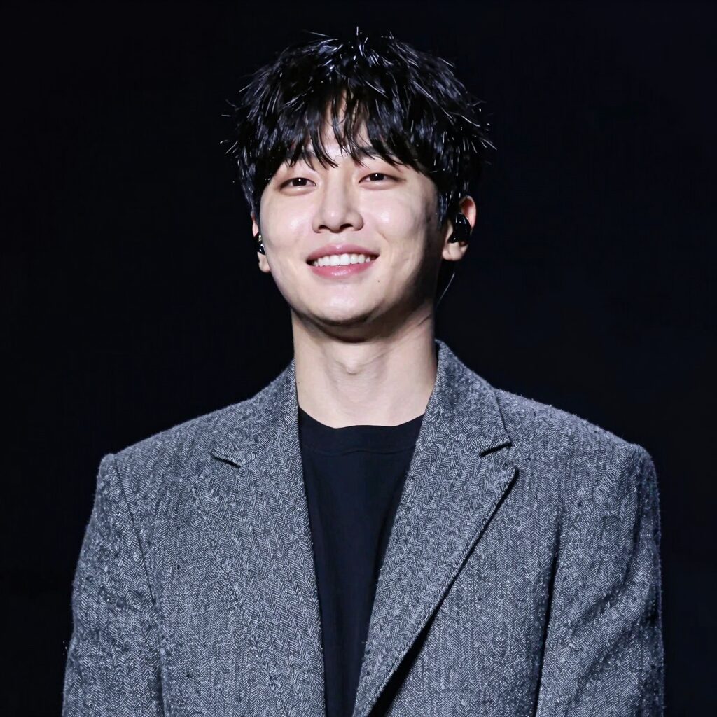 가수 박현호의 2026년 공연 사진, 청량한 미소와 세련된 스타일