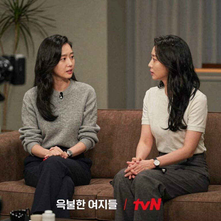 tvN 은밀한 여자들 적과의 동거 MC 엄지원 박선주 김성은 스튜디오 대화 장면