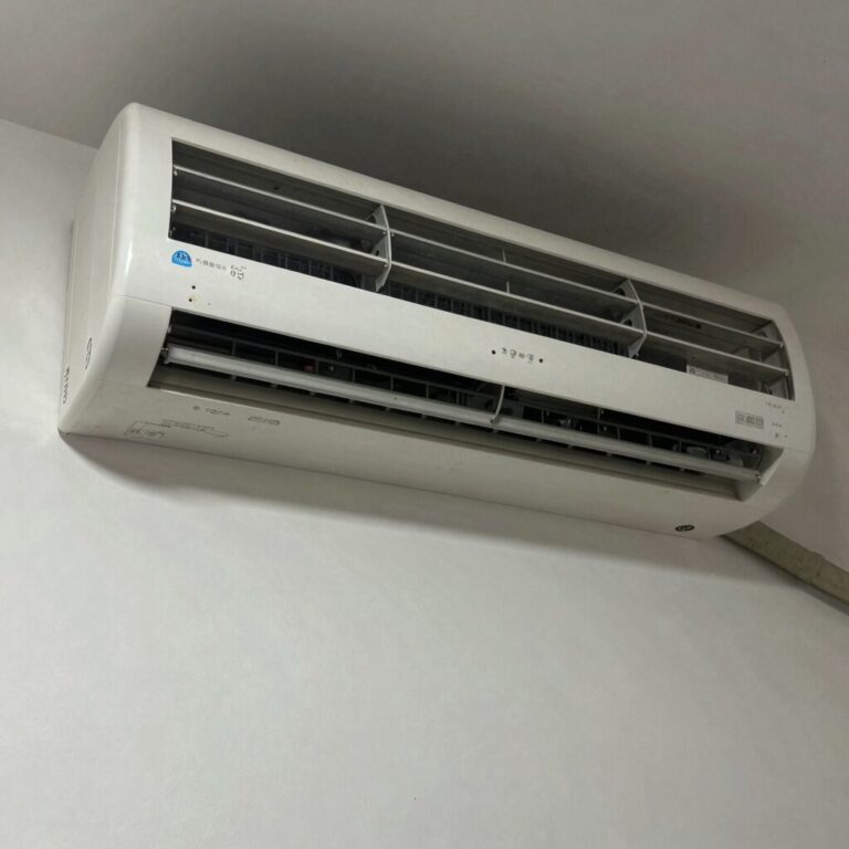 위니아 벽걸이 에어컨 내부 오염 상태 사진