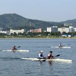 김포 아라마리나 해양레저스포츠 체험장 전경 수상자전거와 카약이 준비된 모습
