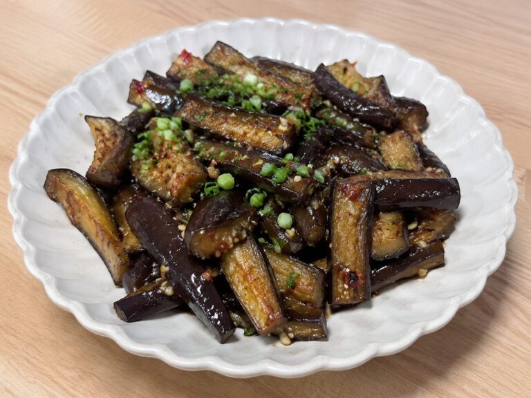 백종원 가지무침 완성 접시에 담긴 모습