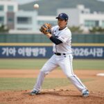 기아 이형범 2026시즌 마운드에서 투구하는 모습, 투심 그립을 보여주며 집중하고 있다.