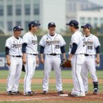 롯데 삼성 역전승 7회말 빅이닝 불펜 대활약 롯데 자이언츠 선수들이 7회말 역전 2루타 후 기뻐하는 모습
