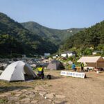 지리산 내원야영장 여름 캠핑 완벽 후기 지리산 내원야영장 D8번 데크 사이트와 계곡 전경