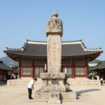 세종 연서면 송암사 500개 돌탑의 경이 세종시 연서면 송암사 대웅전 외관과 주변 돌탑